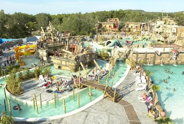 Mobilhome Dans Camping Les Sables D\'Or