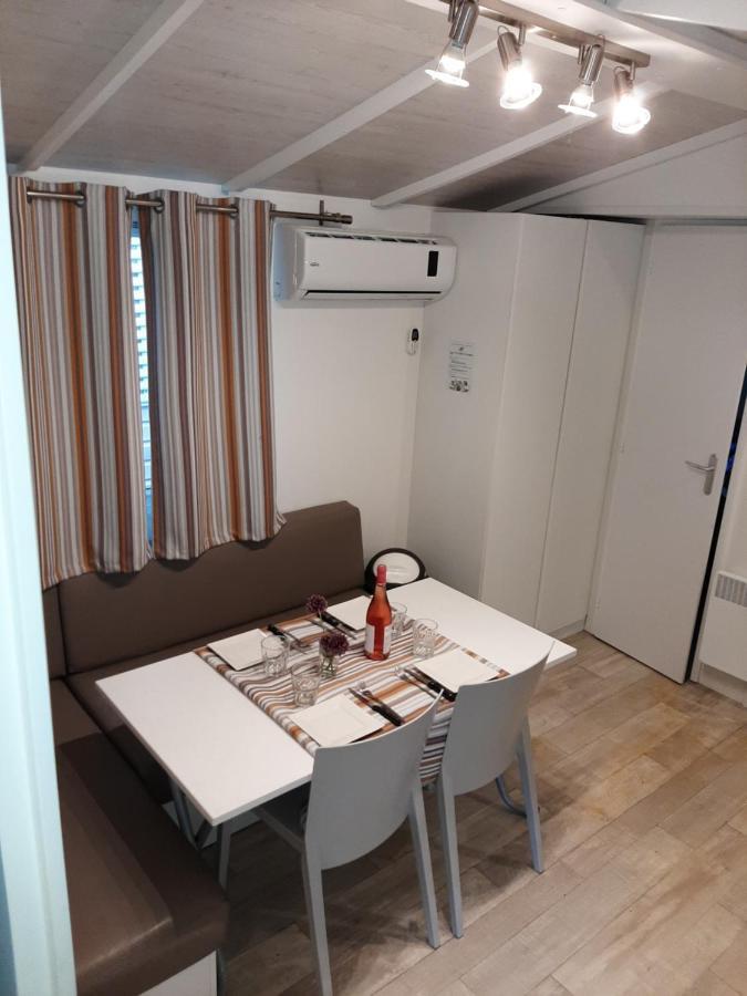 Campsite Mobilhome Dans Les Sables D'or