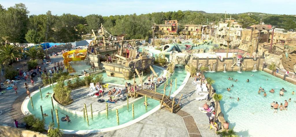 Campsite Mobilhome Dans Les Sables D'or